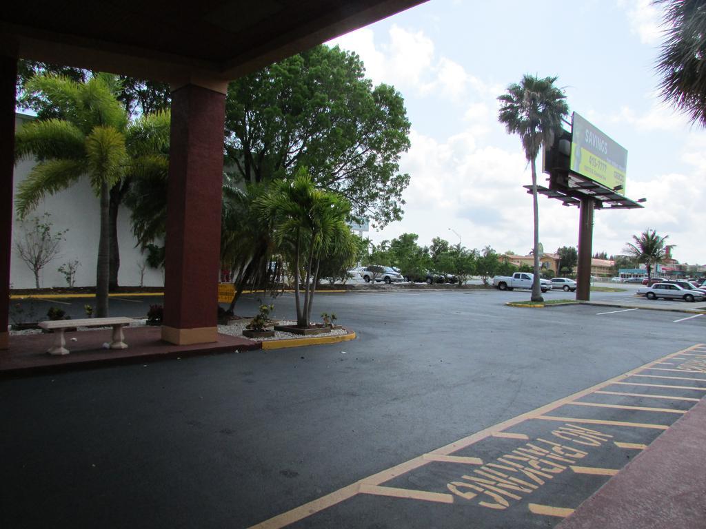 Howard Johnson By Wyndham Ft. Myers Fl Fort Myers Kültér fotó